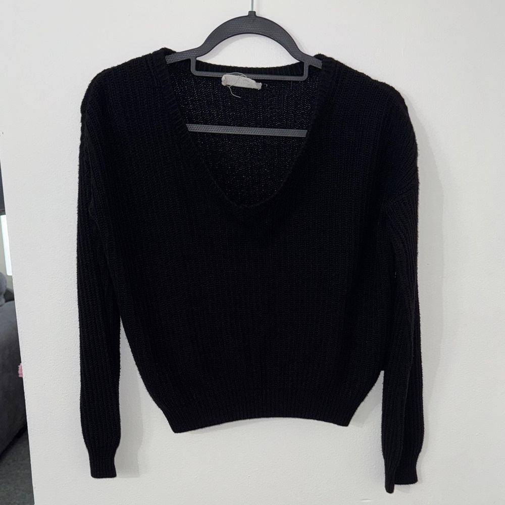 🥀Cloud Chaser Black V-Neck Sweater - Picture 1 of 3